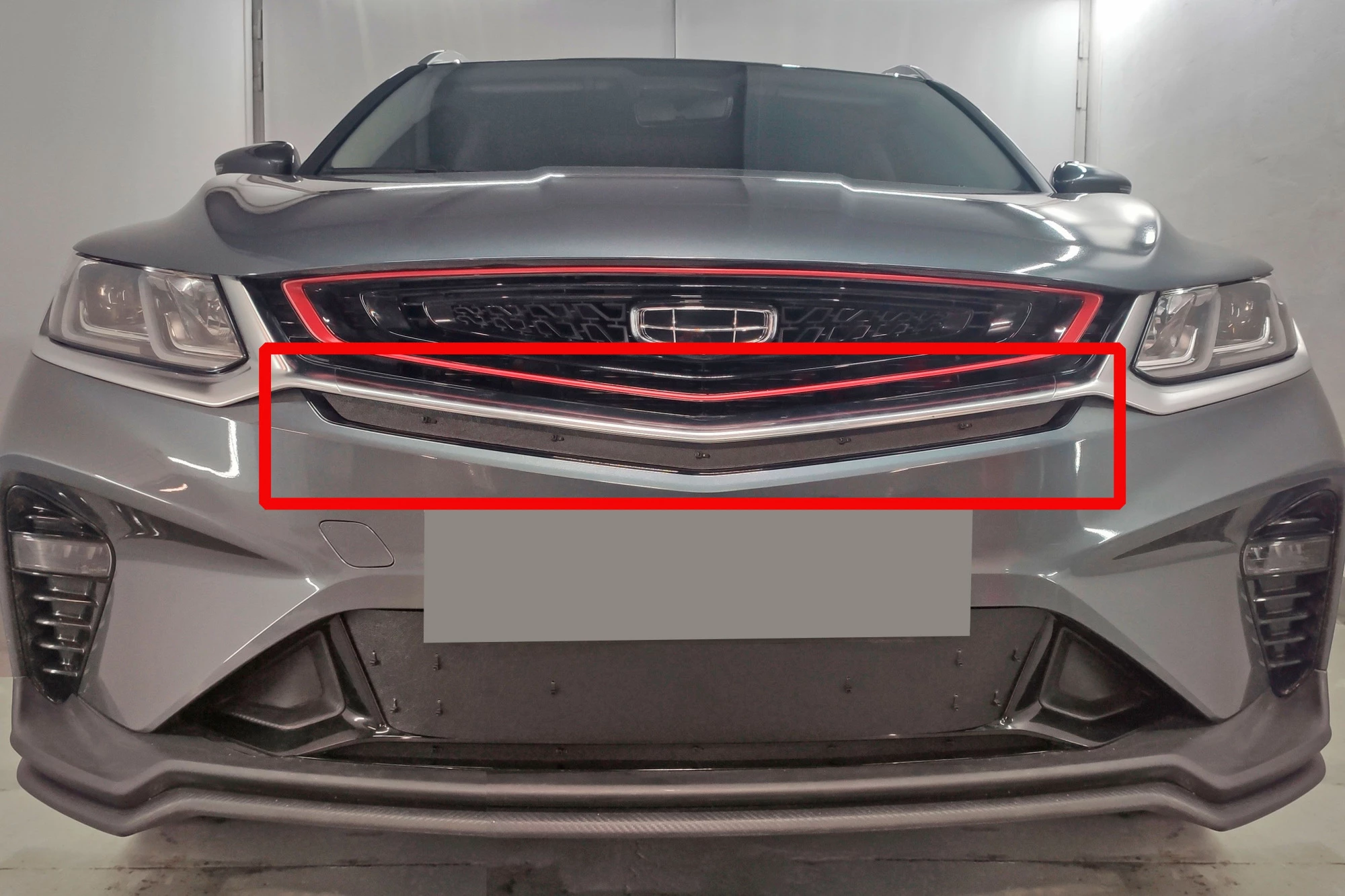 Зимняя заглушка радиатора на стяжке центр для Belgee X50 I