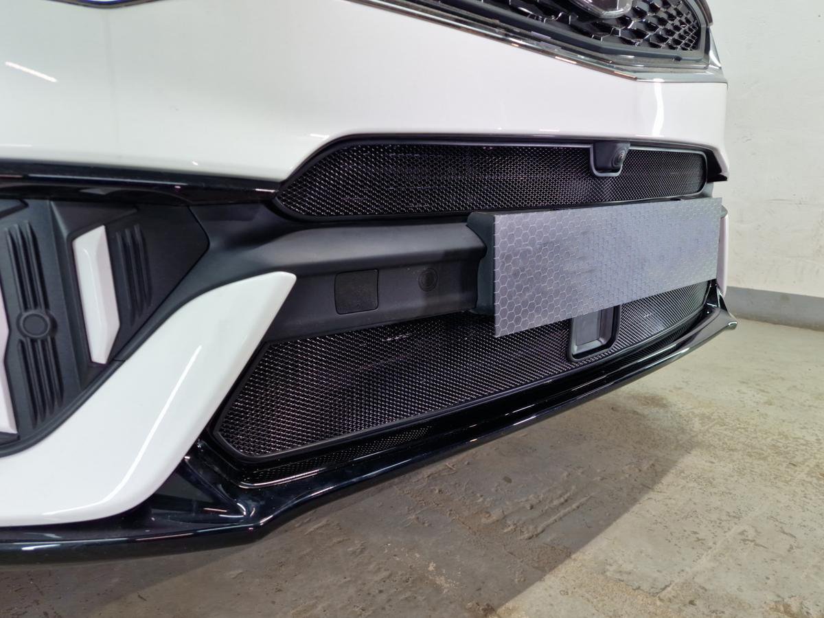 Защитная сетка радиатора низ, с датчиками для Geely Tugella I Рест