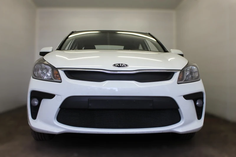 Комплект сеток black верх (заглушка без сот) и низ для Kia Rio IV Черный Стрелка 11 KRIO17.top.black-KRIO17.bot.black
