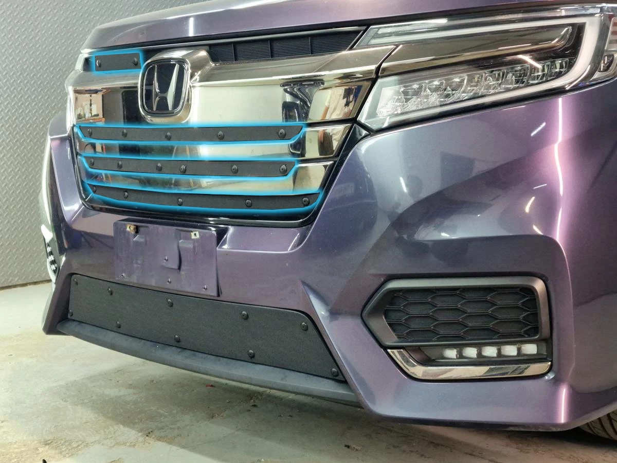 Зимняя заглушка радиатора на стяжке верх 5 частей для Honda Stepwgn V Рестайлинг