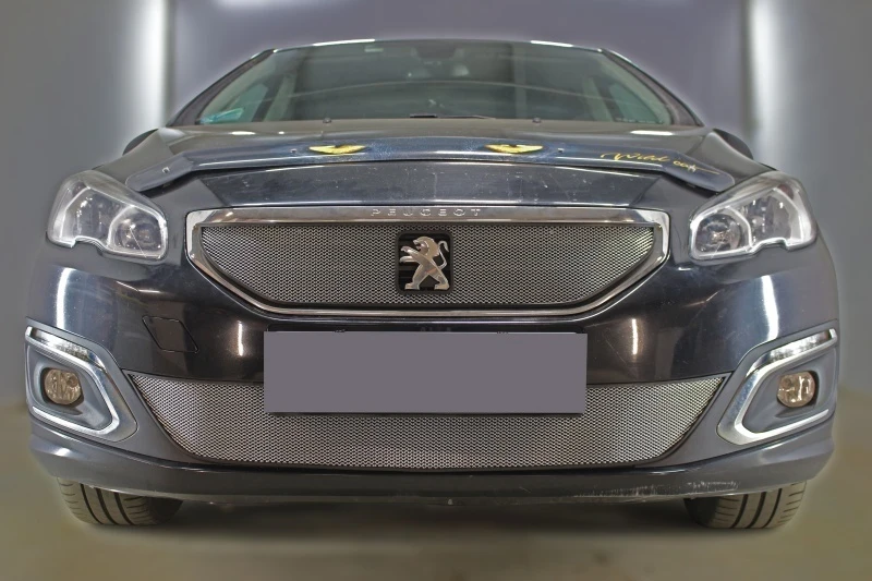 Комплект сеток chrome верх и низ для Peugeot 408 I Рестайлинг Хром Стрелка 11 PEU408.17.top.chrome-PEU408.17.bot.chrome