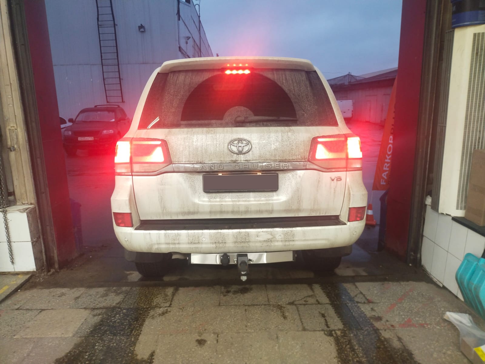 Фаркоп Pt group с типом шара E с нерж.накладкой для Lexus LX III Рестайлинг 2