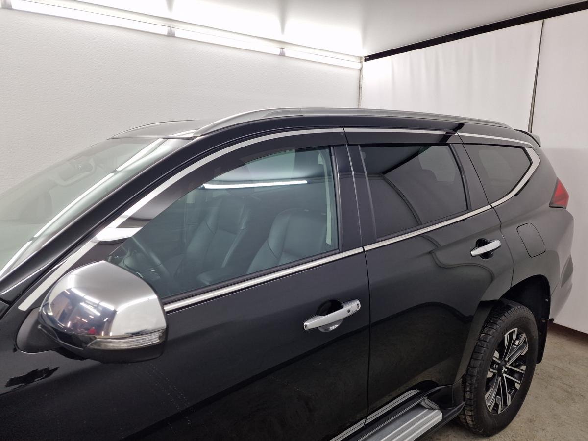 Дефлекторы окон с хром накладками 2D 6 шт для Mitsubishi Pajero Sport III