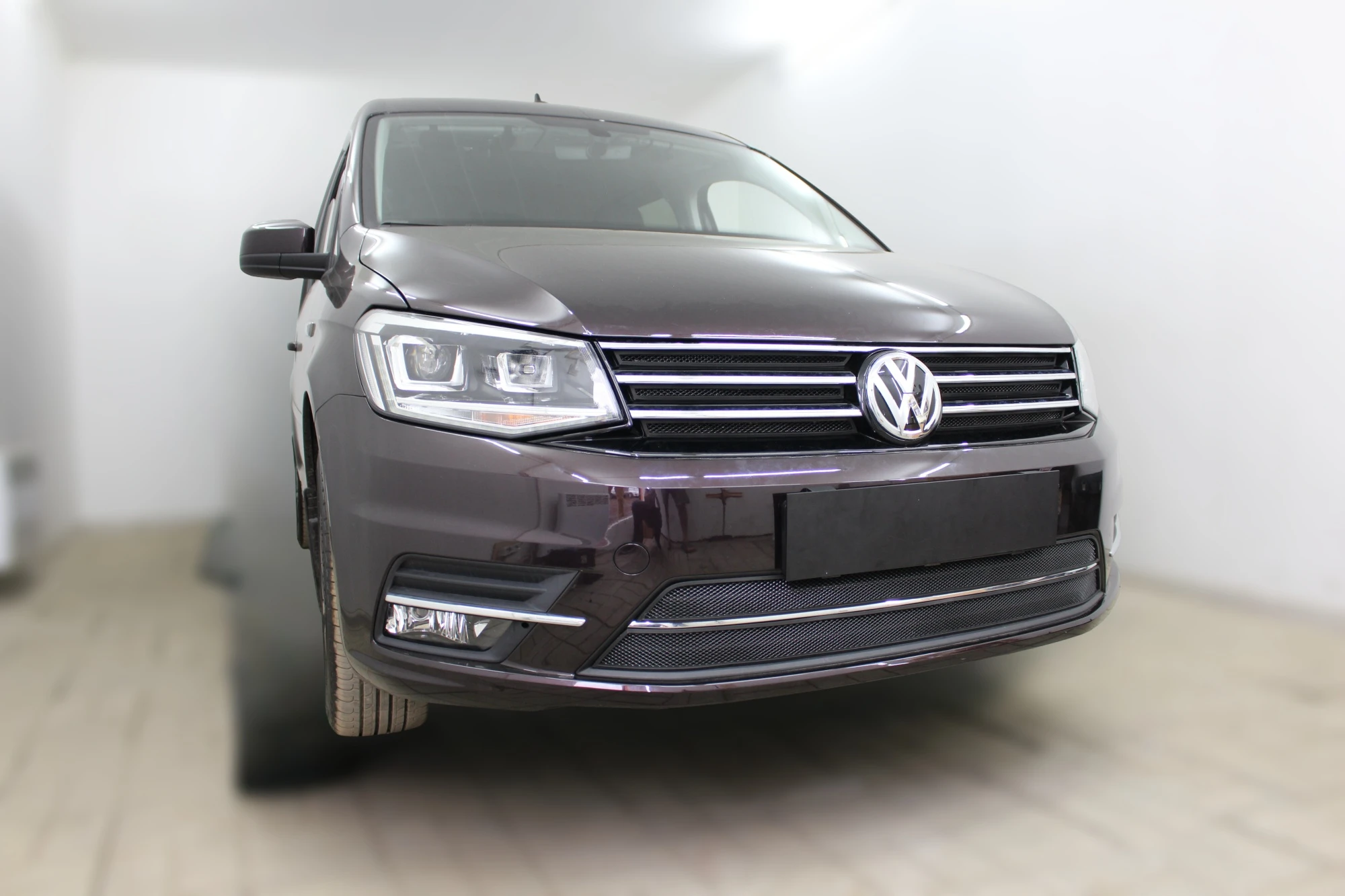 Комплект сеток black верх 6 частей и низ 2 части для Volkswagen Caddy IV