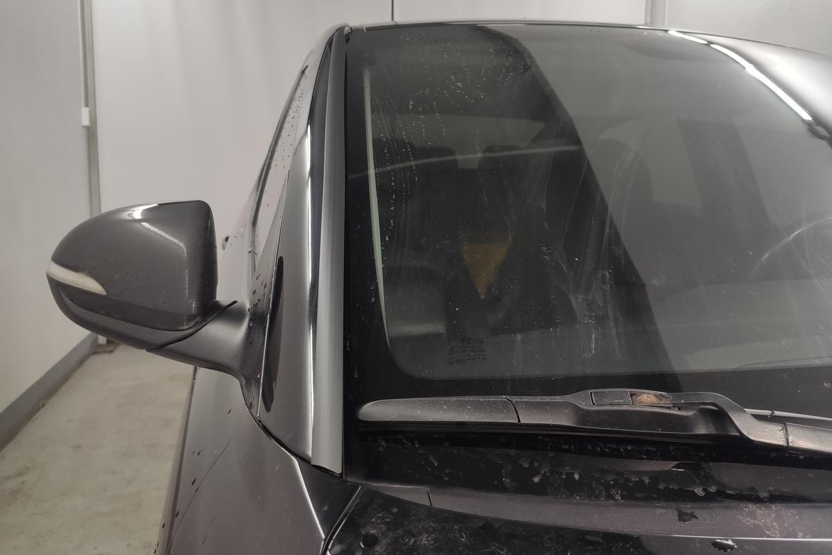 Дефлектор (водосток) лобового стекла для Hyundai Elantra VI (AD) Рестайлинг