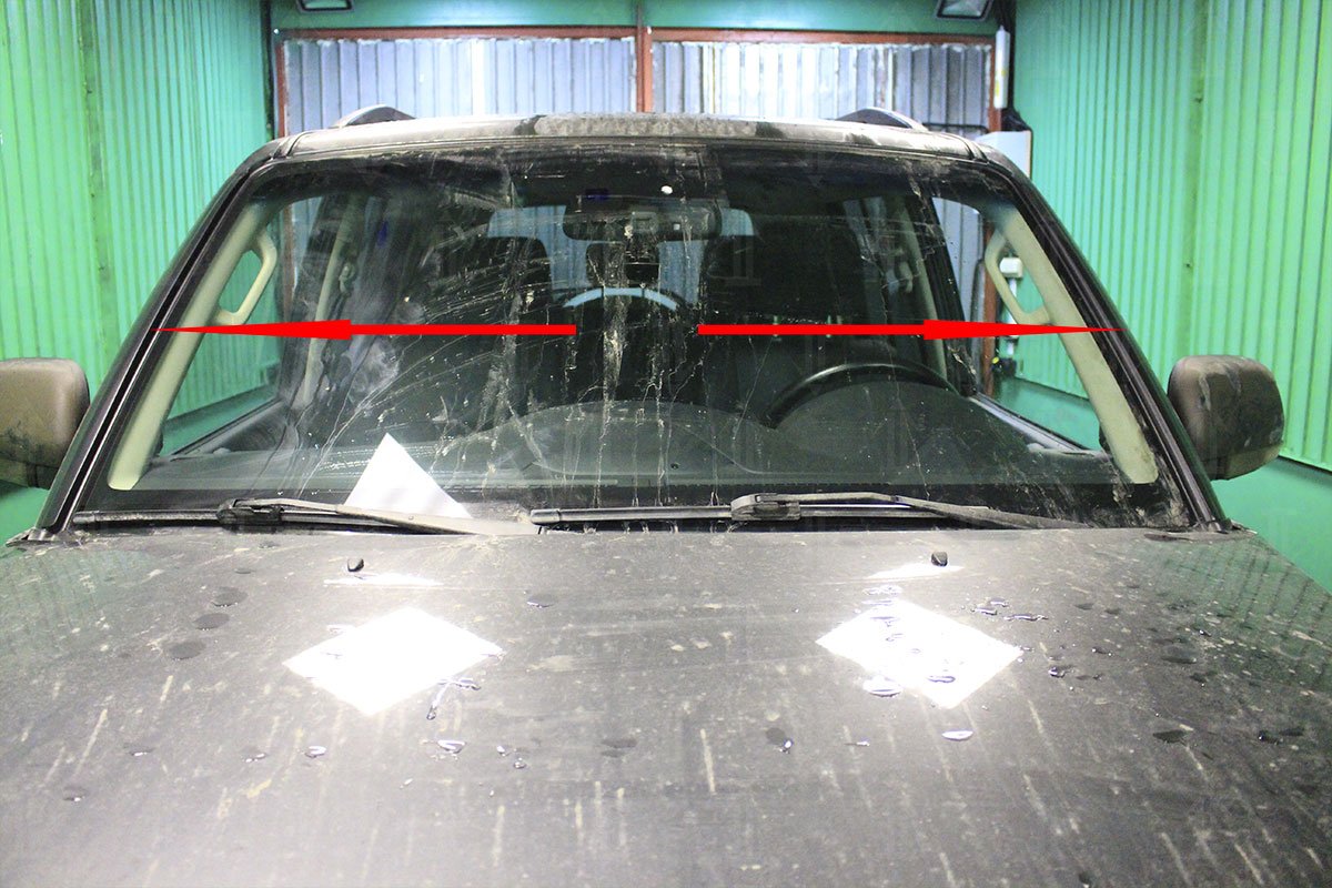 Дефлектор (водосток) лобового стекла для Mitsubishi Pajero IV