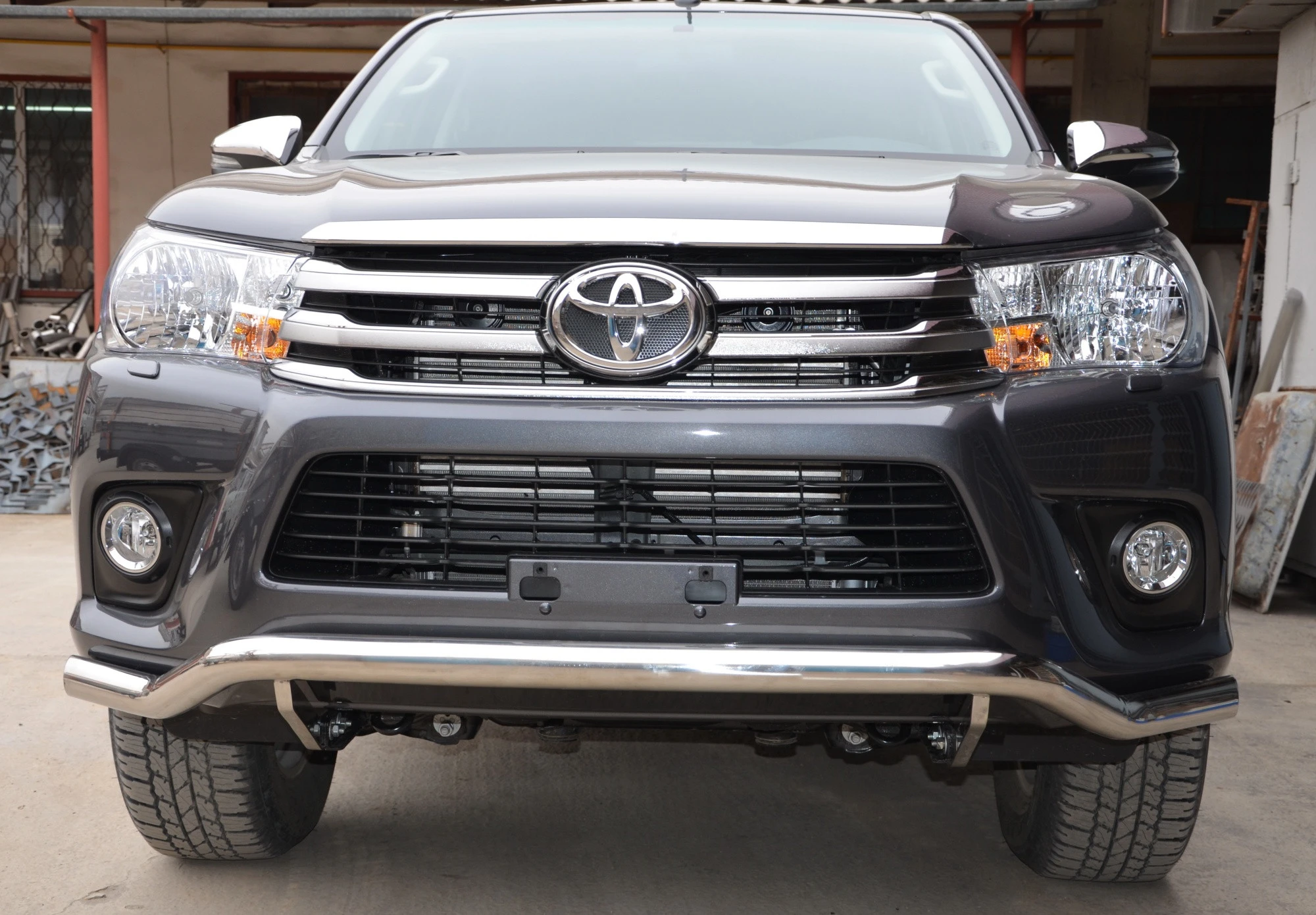Защита переднего бампера волна d60 мм для Toyota Hilux VIII  Юко THL.15.07-1