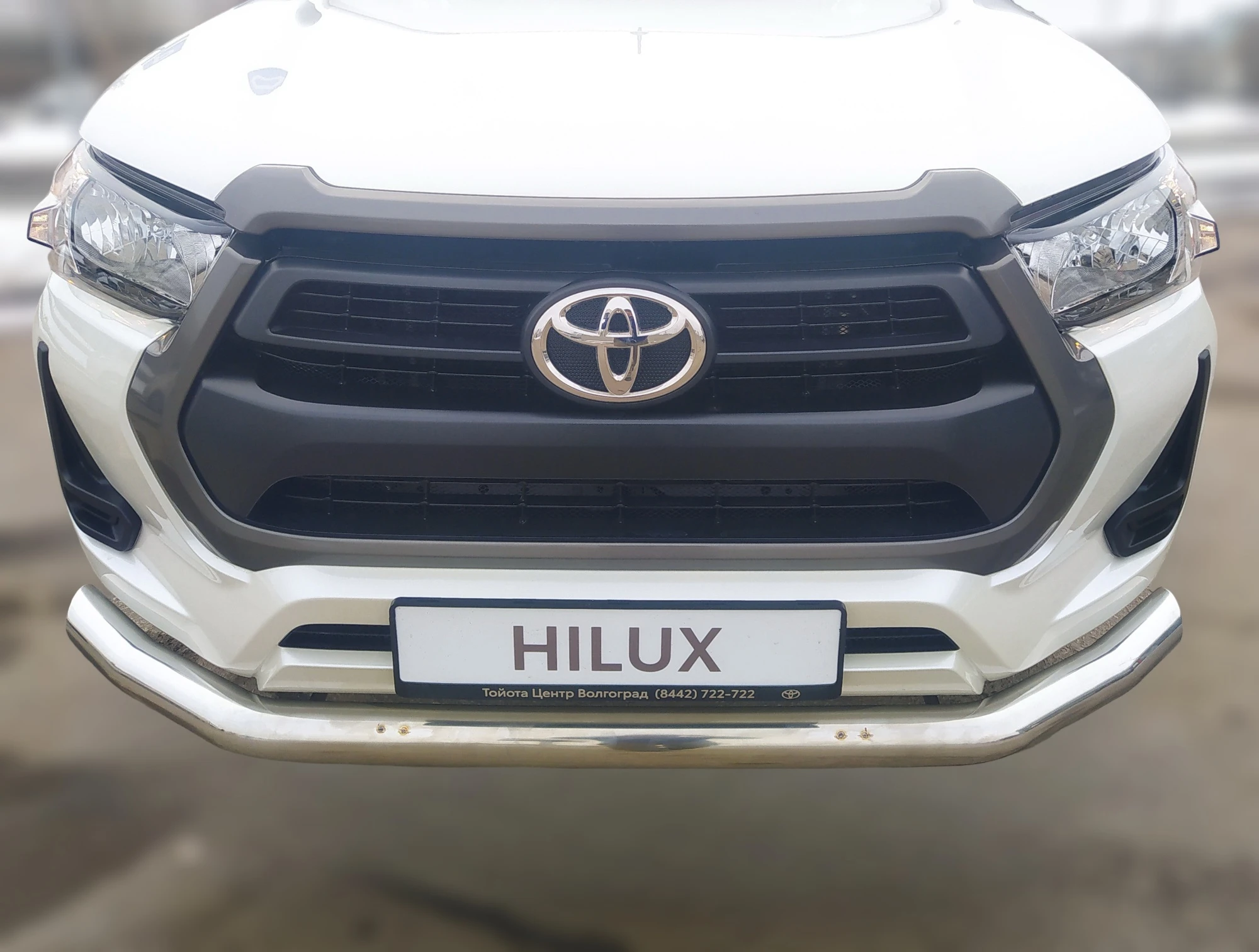 Защита переднего бампера d76 мм для Toyota Hilux VIII Рестайлинг  Юко THLX.21.02