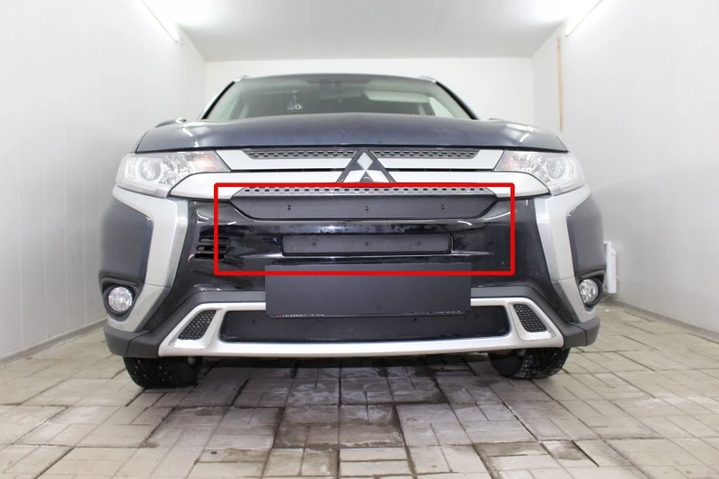 Зимняя заглушка радиатора на стяжке верх+середина для Mitsubishi Outlander III Рестайлинг 3 Черный Стрелка 11 ZZ.MITOUT18.top