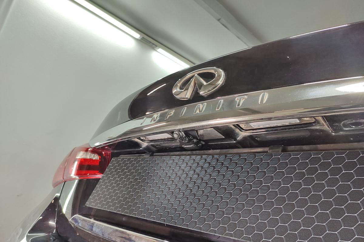 Защита камеры заднего вида для Infiniti Q70 I Рестайлинг