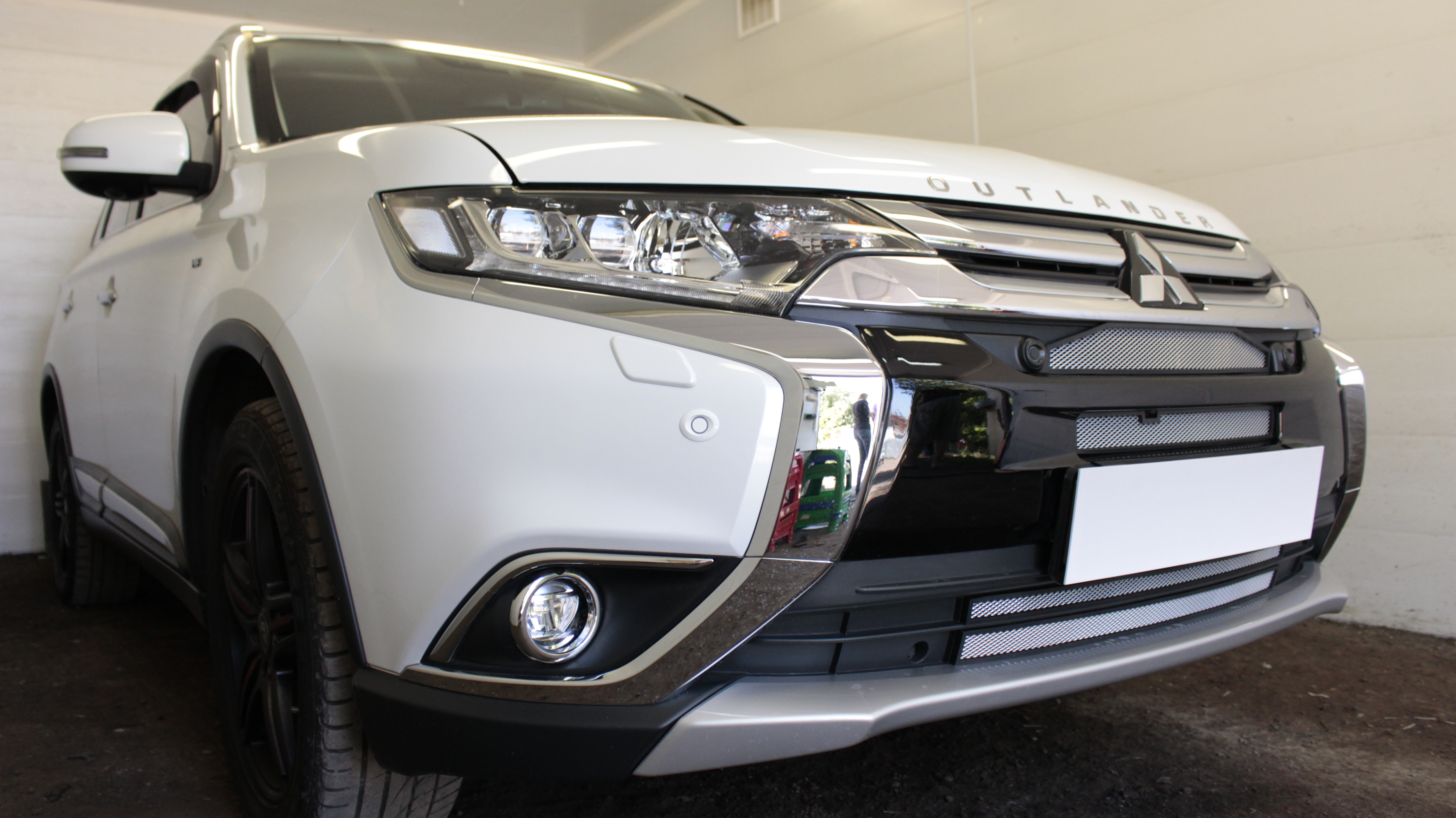 Защитная сетка радиатора комплект 4 части, с парктроником для Mitsubishi Outlander III Рестайлинг 2