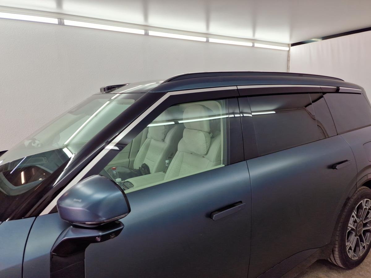 Дефлекторы окон 2D с хром накладками 6 шт. для Lynk&Co 900 I