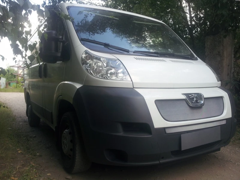 Защитная сетка радиатора верх для Peugeot Boxer II Хром Стрелка 11 PEUBOX06.top.chrome