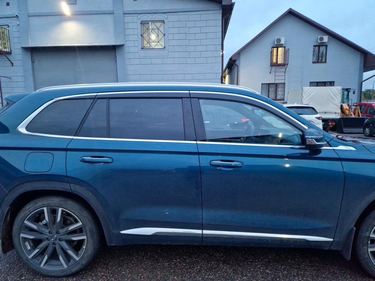 Дефлекторы окон с хром накладками 2D 6 шт для Geely Monjaro