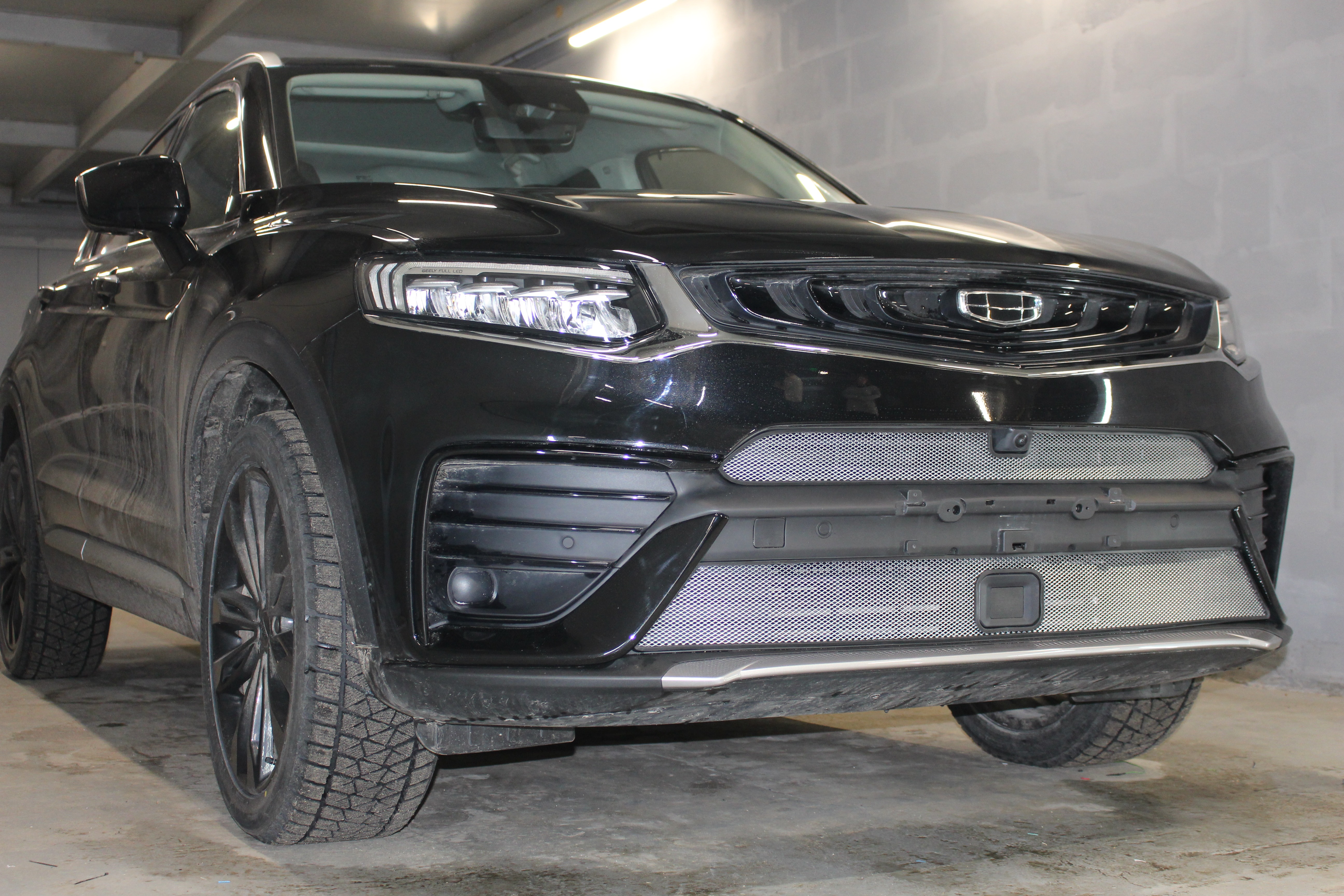 Защитная сетка радиатора верх, с камерой для Geely Tugella I