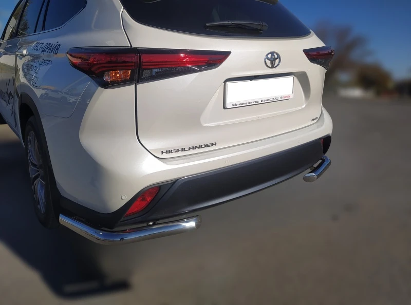 Защита заднего бампера угловая d60 мм для Toyota Highlander IV (U70)  Юко THL.21.18