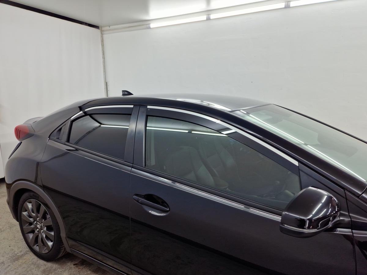 Дефлекторы окон 2D с хром накладками 4 шт. для Honda Civic IX