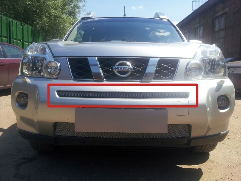 Защитная сетка радиатора центр для Nissan X-Trail II Хром Стрелка 11 NXTRT31-07.mid.chrome