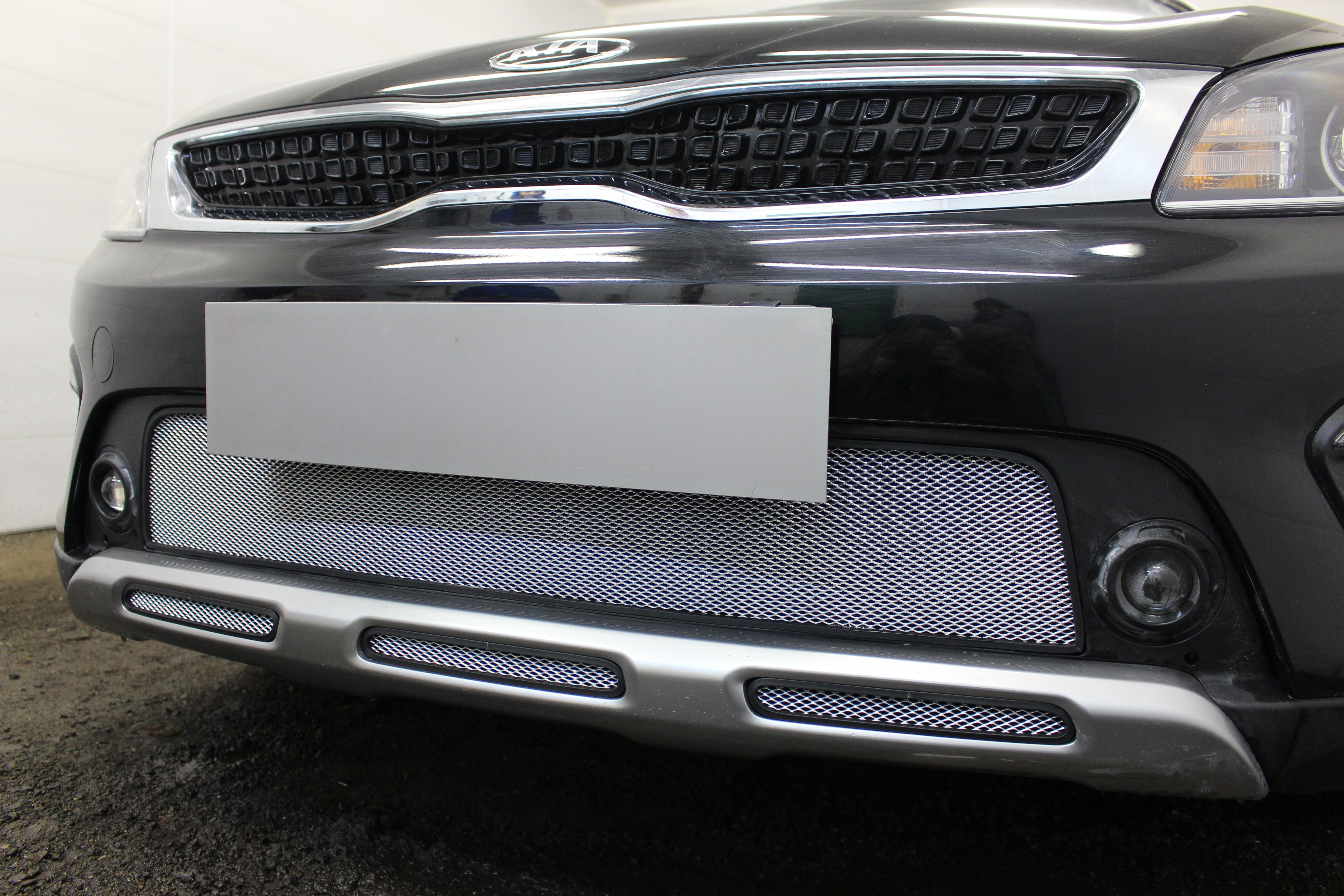 Защитная сетка радиатора центр для Kia Rio X (X-Line) I