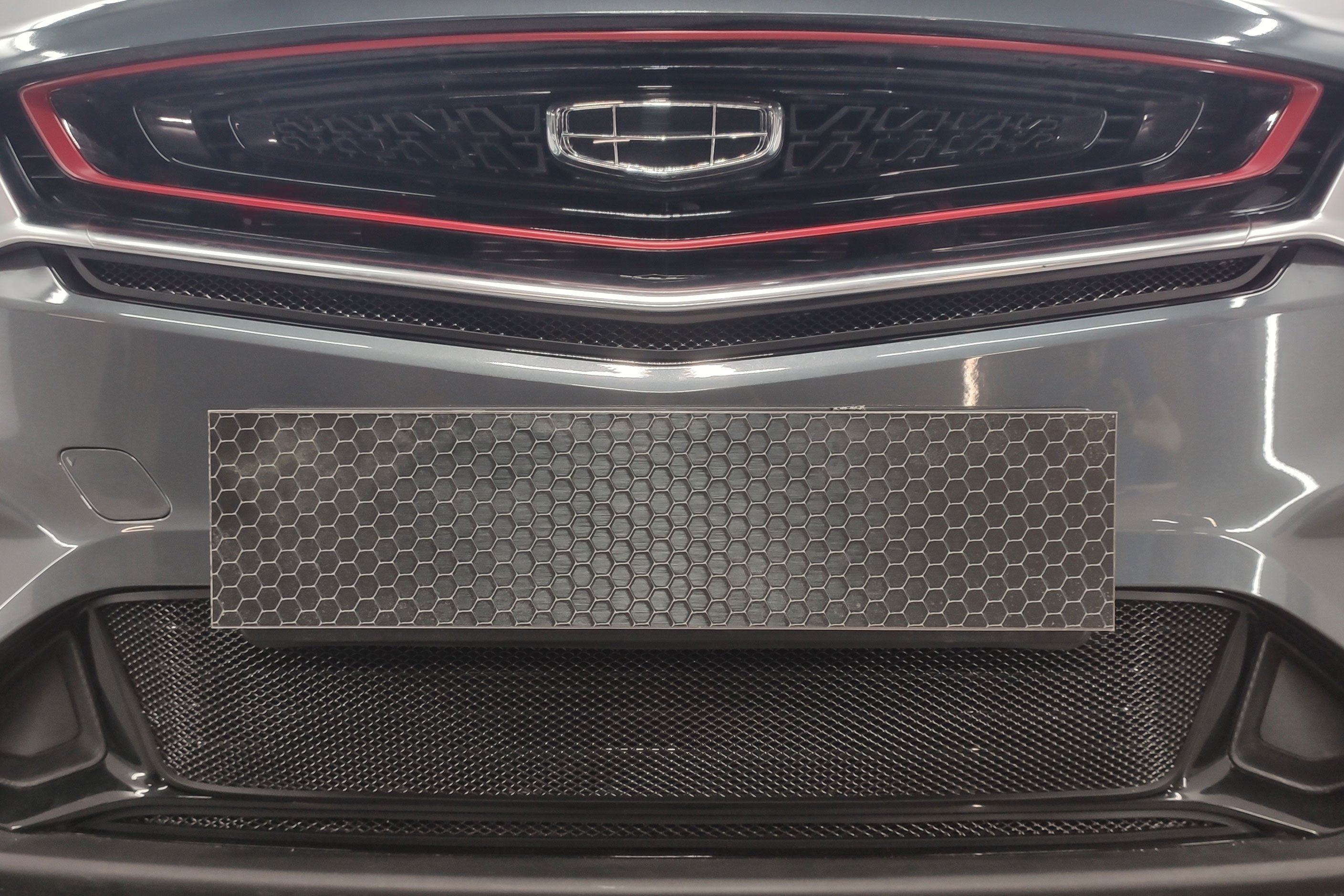 Защитная сетка радиатора низ 2 части для Geely Coolray I