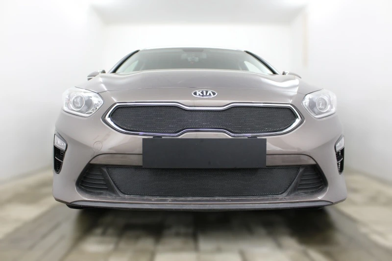 Комплект сеток black верх и низ для Kia Ceed III Черный Стрелка 11 KCIII18.top.black-KCIII18.bot.black