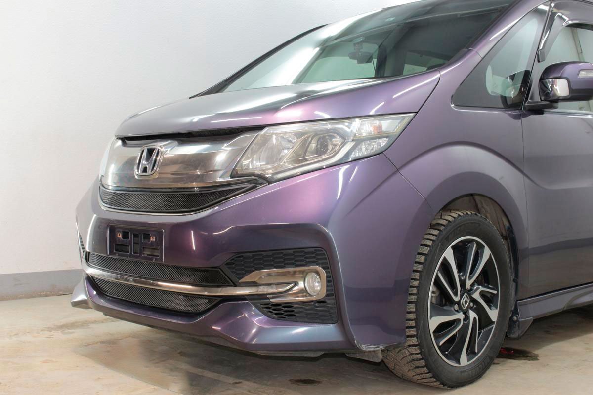 Защитная сетка радиатора верх для Honda Stepwgn V