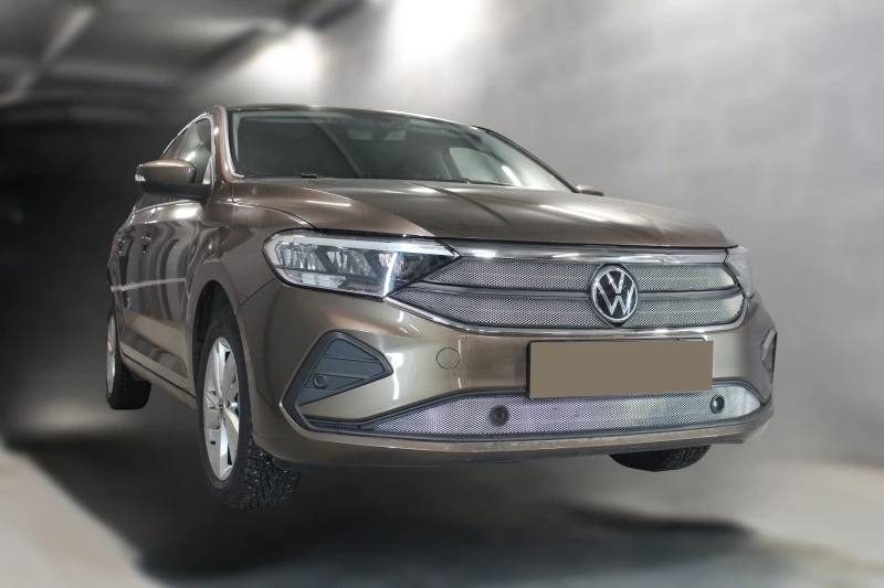 Комплект сеток chrome верх верх 4 части Exclusive и низ с парктроником для Volkswagen Polo VI Хром Стрелка 11 VWPOL20.park.chrome-VWPOL20.top.chrome