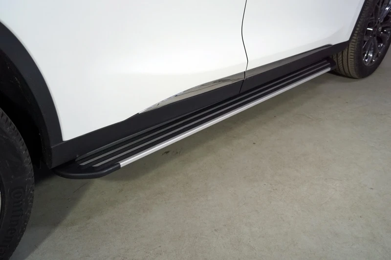 Пороги алюминиевые "Slim Line Silver" 1820 мм для EXEED TXL I Рестайлинг 1 Серебрянный ТСС EXEEDTXL21-28S