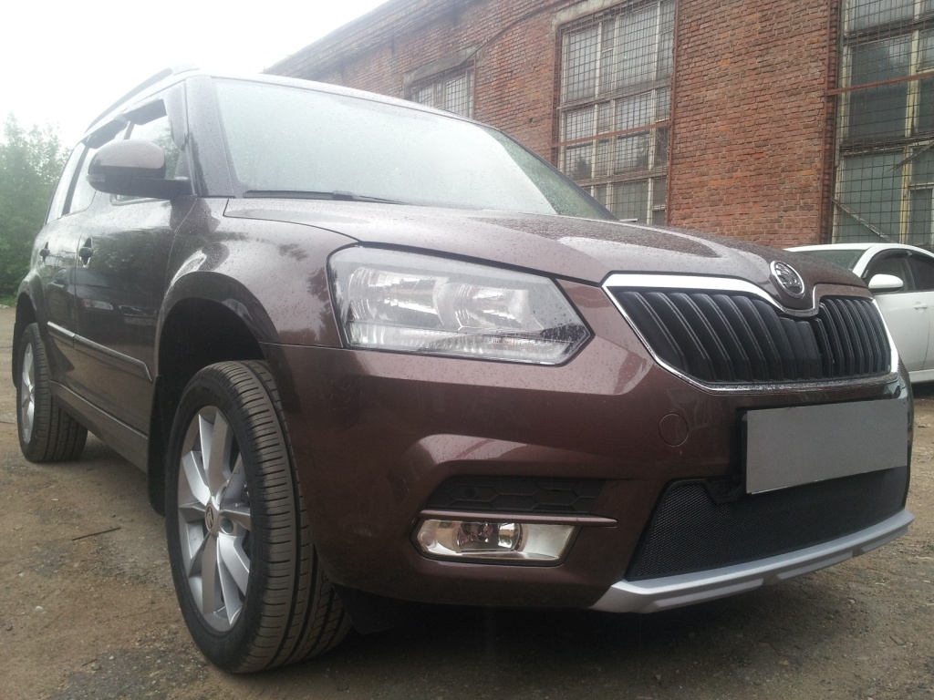 Защитная сетка радиатора низ, с парктроником для Skoda Yeti I Рестайлинг