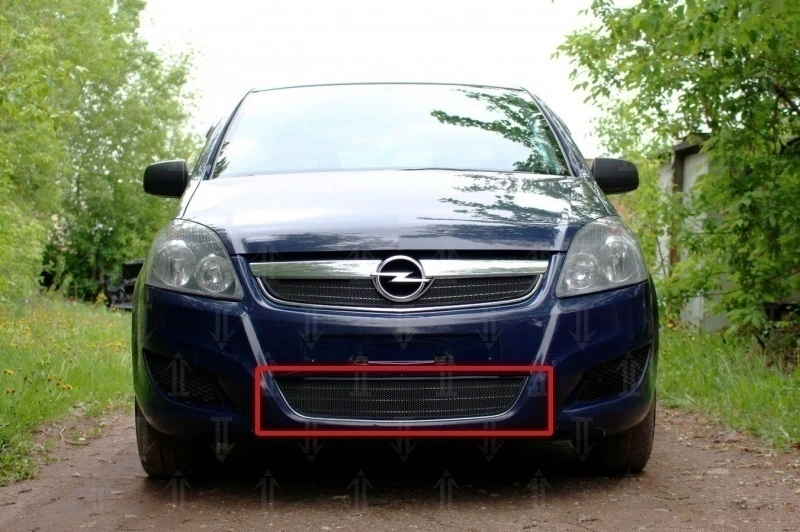 Защитная сетка радиатора низ для Opel Zafira B Рестайлинг Черный Стрелка 11 OPZAFB.08.bot.black