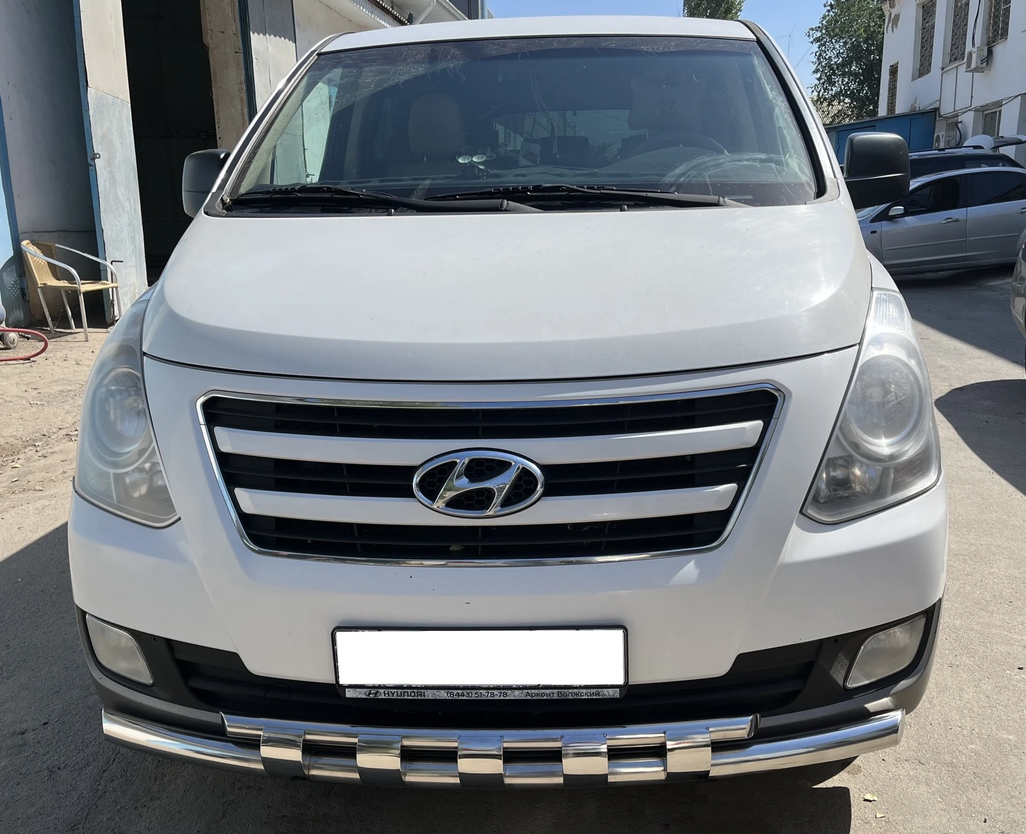 Защита переднего бампера двойная с перемычками d60/42 мм для Hyundai Grand Starex I Рестайлинг  Юко HYGS.15.75