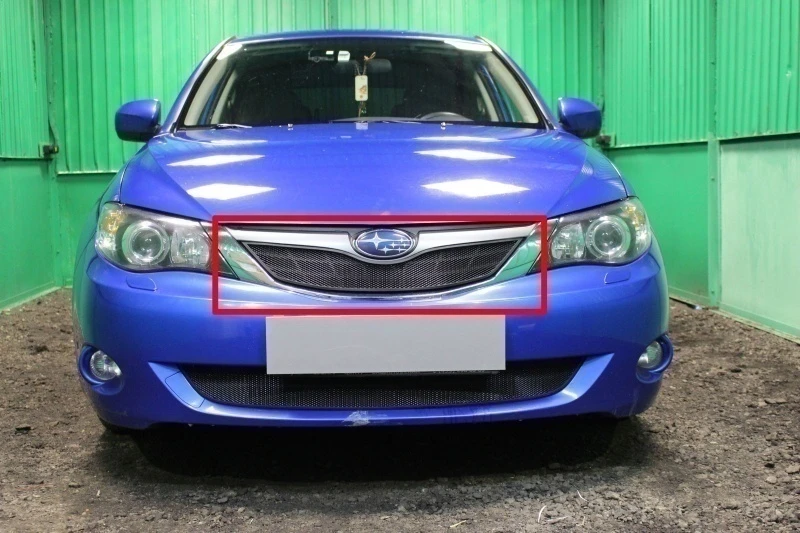 Защитная сетка радиатора верх для Subaru Impreza III Черный Стрелка 11 SUBIMP07.top2.black