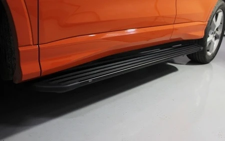 Пороги алюминиевые "Slim Line Black" 1780 мм для Audi Q3 II (F3) Черный ТСС AUDIQ319-11B