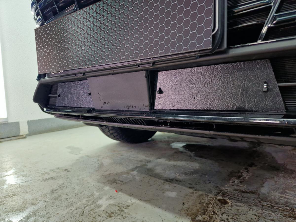 Зимняя заглушка радиатора на стяжке (2 части) для Jetour Dashing