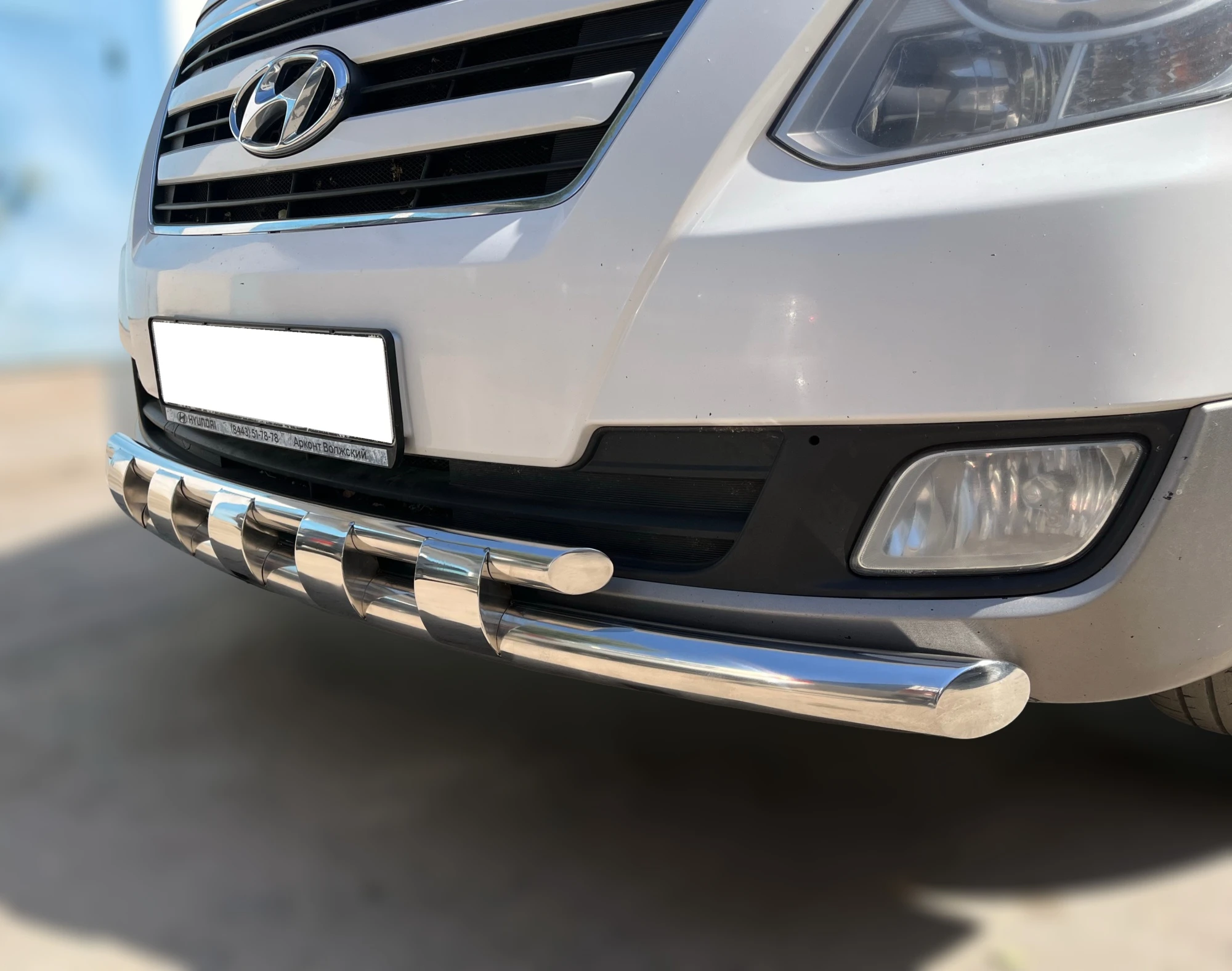 Защита переднего бампера двойная с перемычками d60/42 мм для Hyundai Grand Starex I  Юко HYGS.07.75