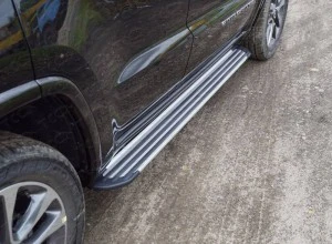 Пороги алюминиевые "Slim Line Silver" 1820 мм для Jeep Grand Cherokee IV (WK2) Рестайлинг 2 Серебрянный ТСС GRCHER17-24S