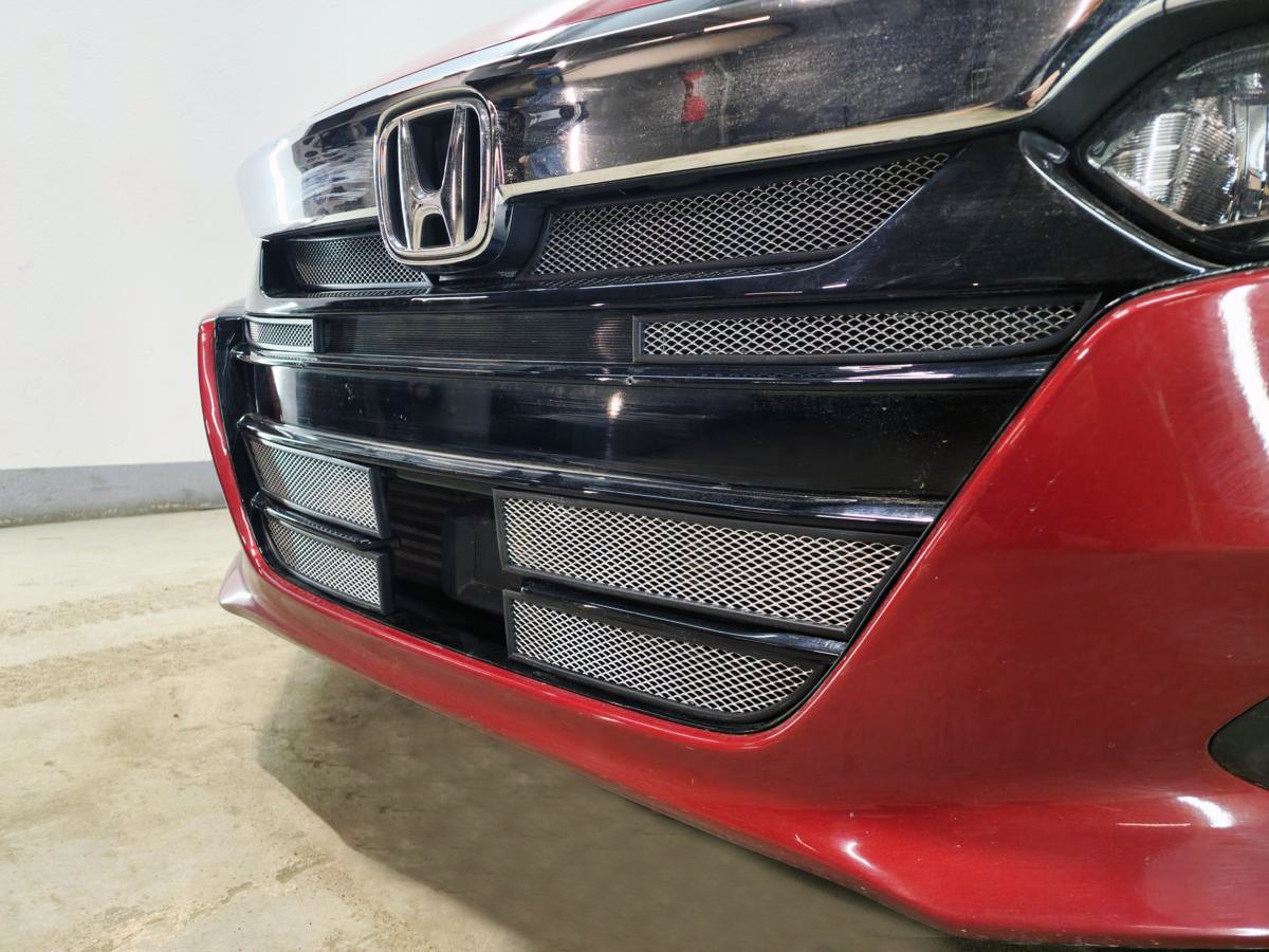 Защитная сетка радиатора низ 4 части для Honda Accord X