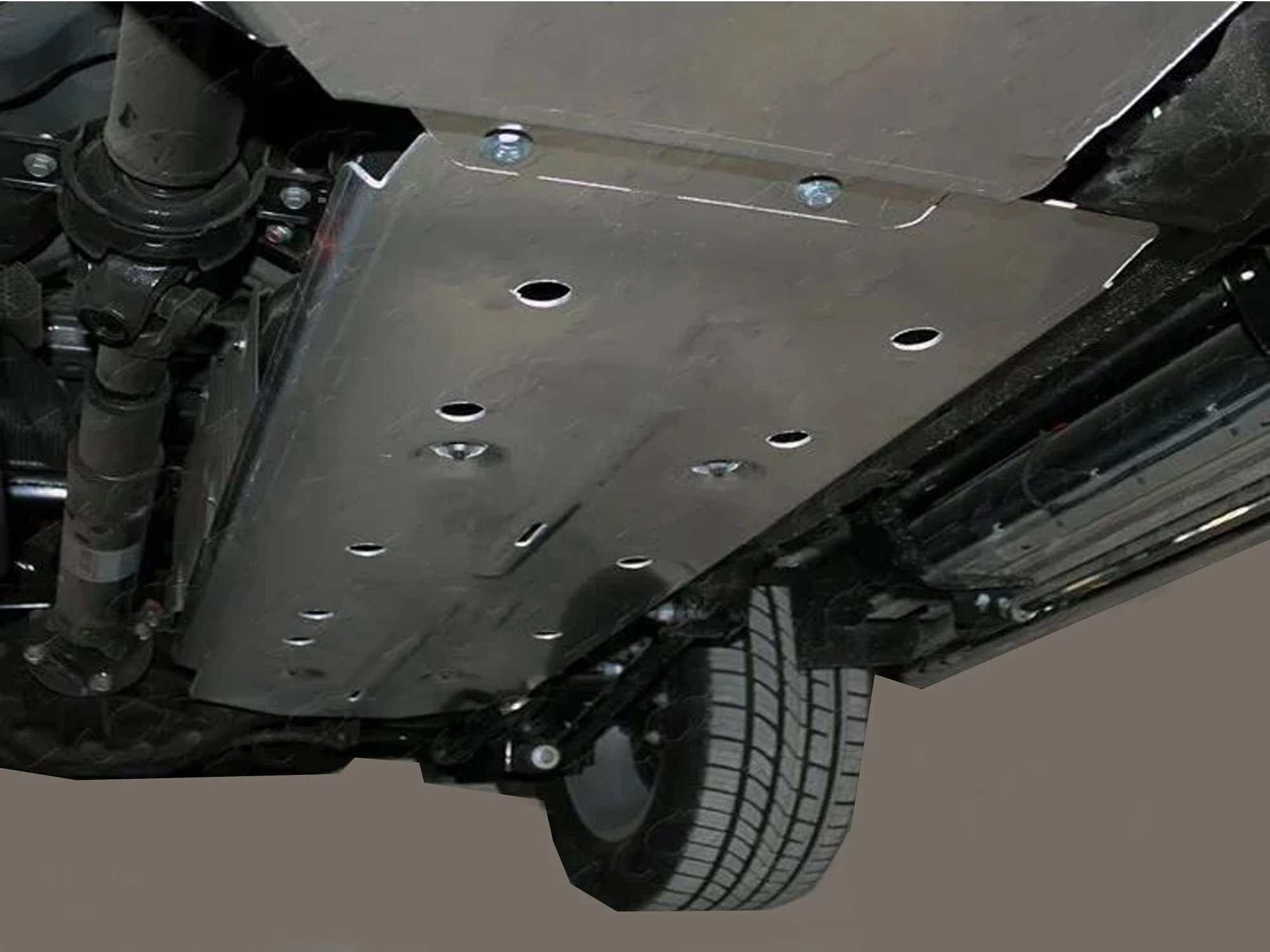 Защита топливного бака для Haval H9 I Рестайлинг  ТСС ZKTCC00407