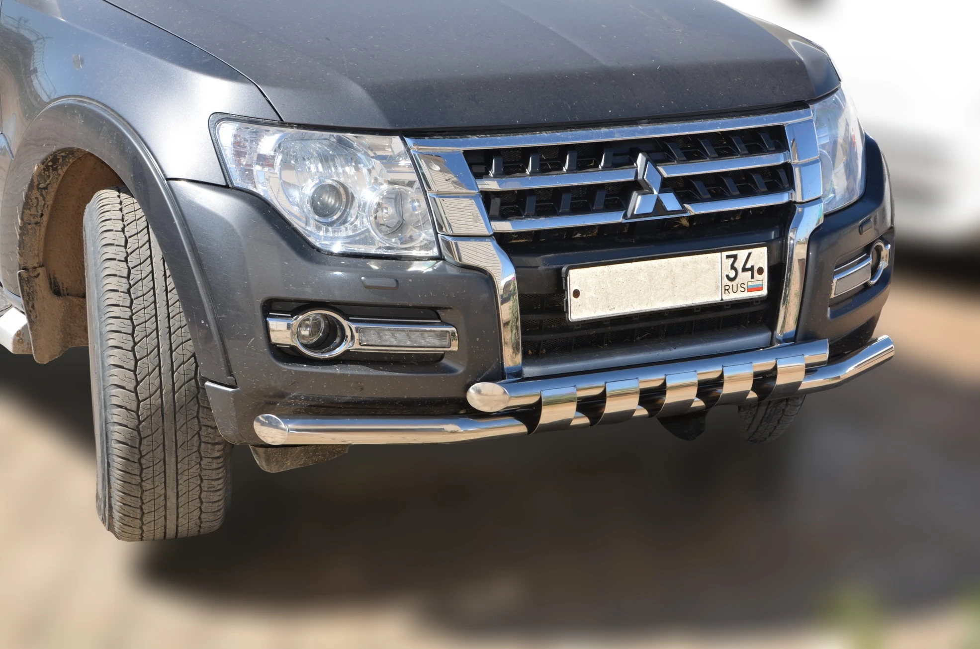 Защита переднего бампера двойная с декором d60/60 мм для Mitsubishi Pajero IV  Юко MSP4.14.75