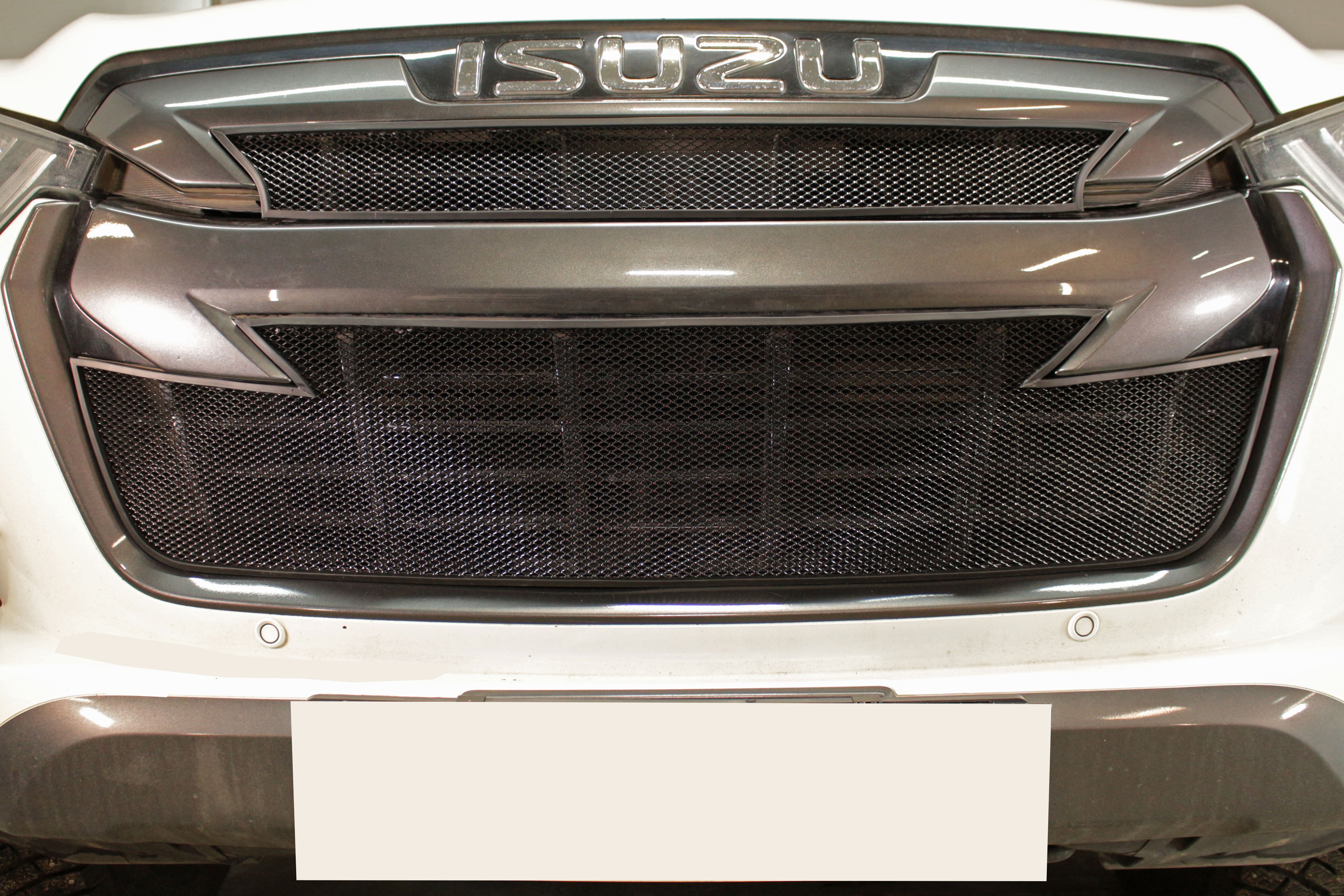 Защитная сетка радиатора верх для Isuzu D-Max III