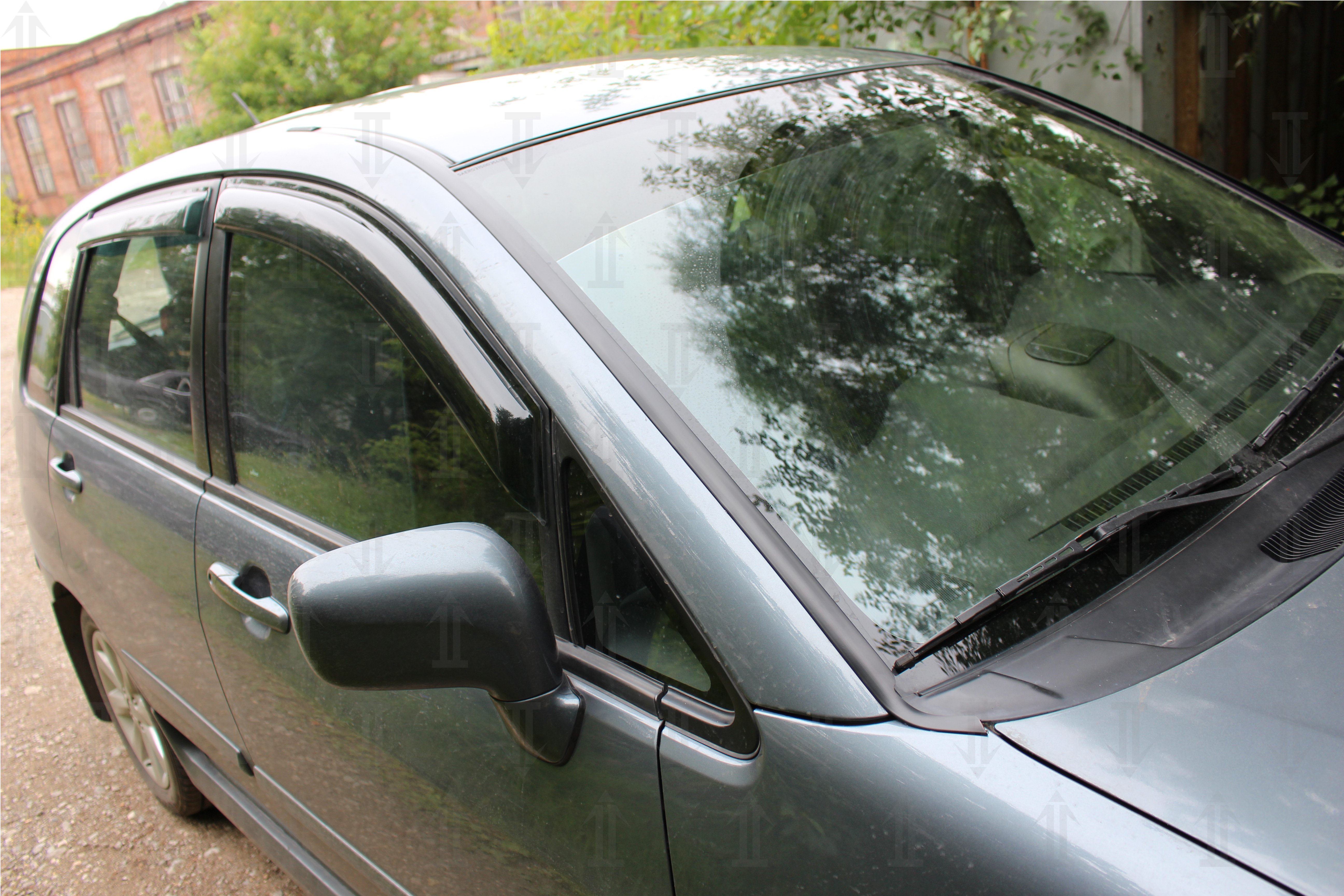 Дефлектор (водосток) лобового стекла для Suzuki Liana I Рестайлинг