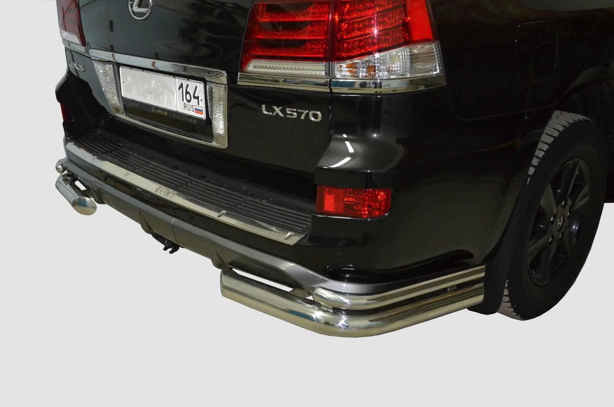 Защита заднего бампера угловая двойная d76/42 мм для Lexus LX III Рестайлинг 2  Юко LLX.570SP.14.20