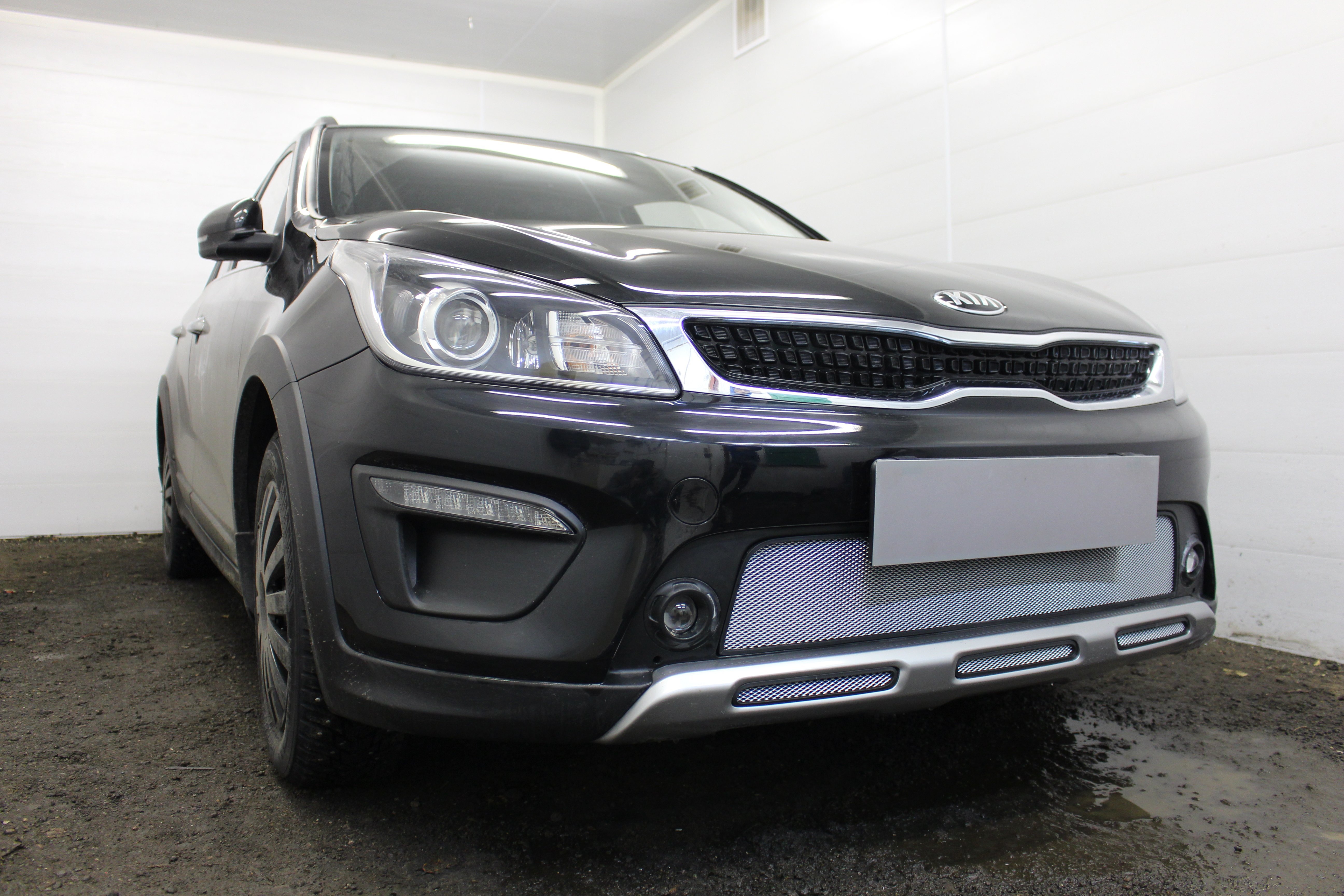 Защитная сетка радиатора центр для Kia Rio X (X-Line) I