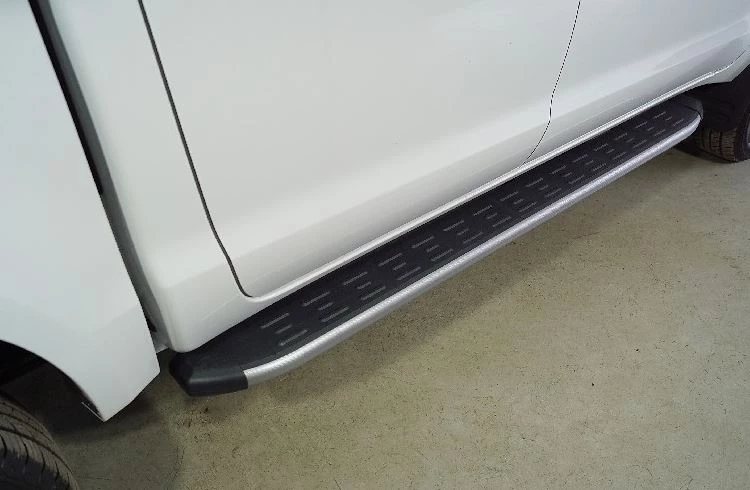 Пороги алюминиевые с пластиковой накладкой карбон 1920 мм для Sollers ST8