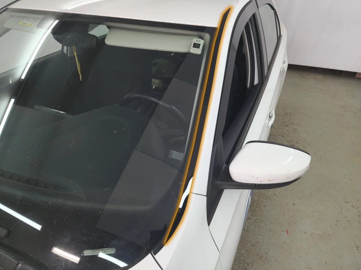 Водосток лобового стекла Премиум для Skoda Rapid II