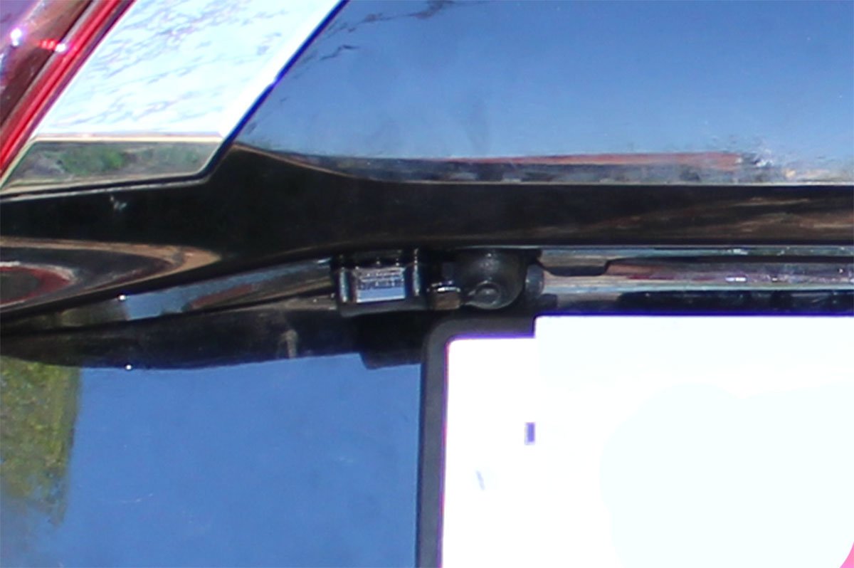 Защита камеры заднего вида для Mitsubishi Outlander III Рестайлинг 3