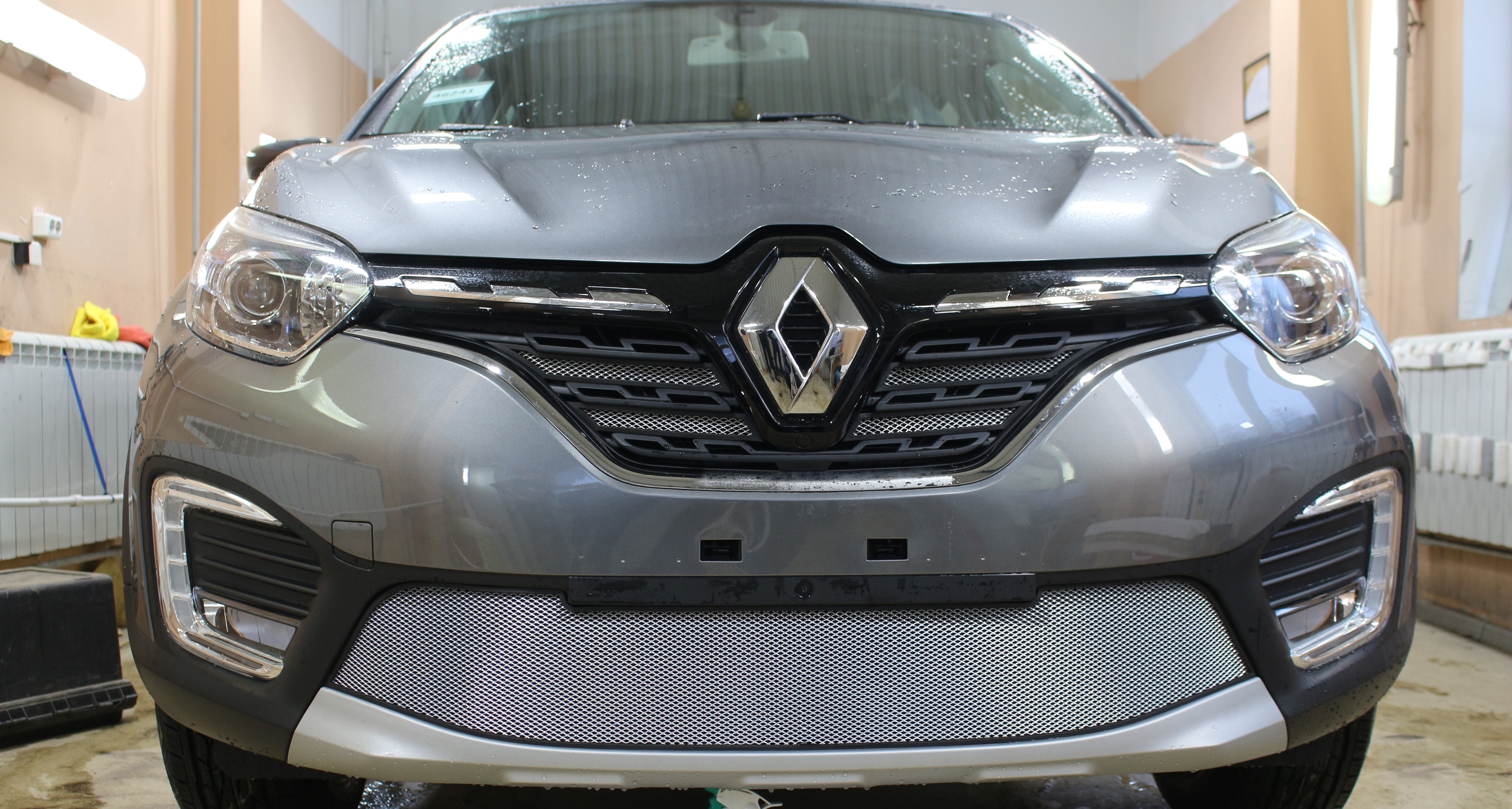 Защитная сетка радиатора верх для Renault Kaptur I Рестайлинг