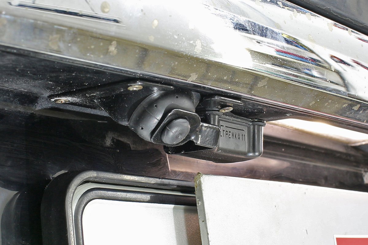 Защита камеры заднего вида для Lexus LS V