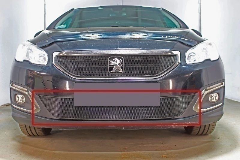 Защитная сетка радиатора низ для Peugeot 408 I Рестайлинг Черный Стрелка 11 PEU408.17.bot.black