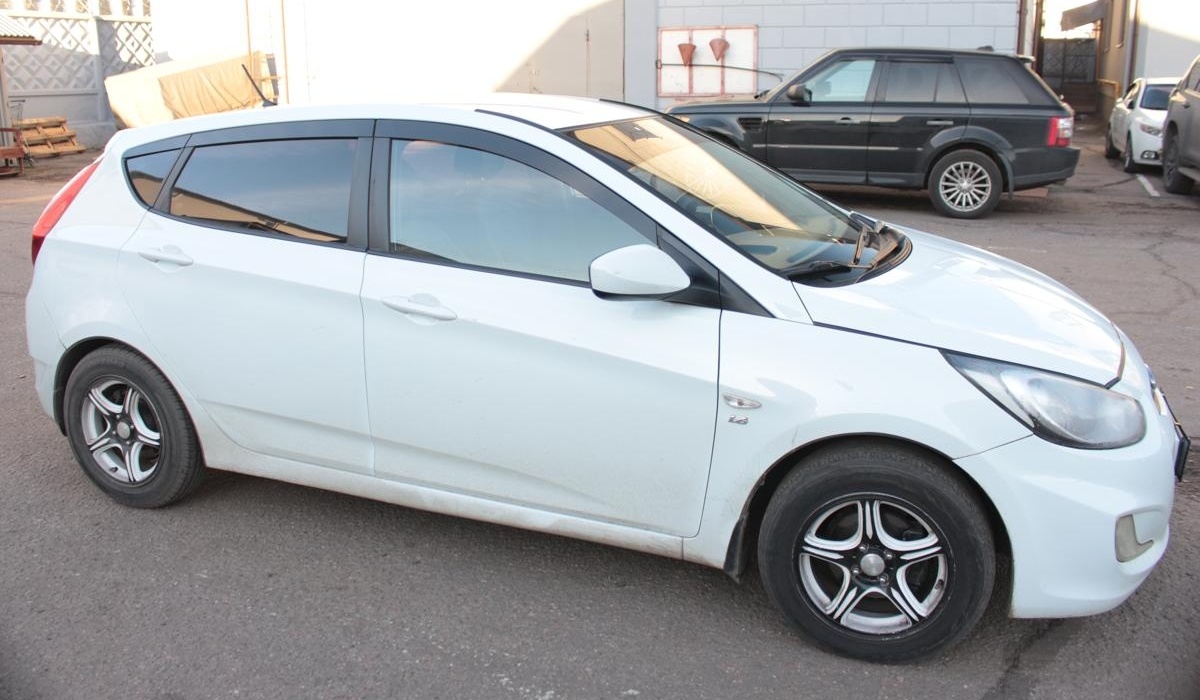 Дефлекторы окон 2D 6 шт (для кузова хэтчбек) для Hyundai Solaris I Рестайлинг